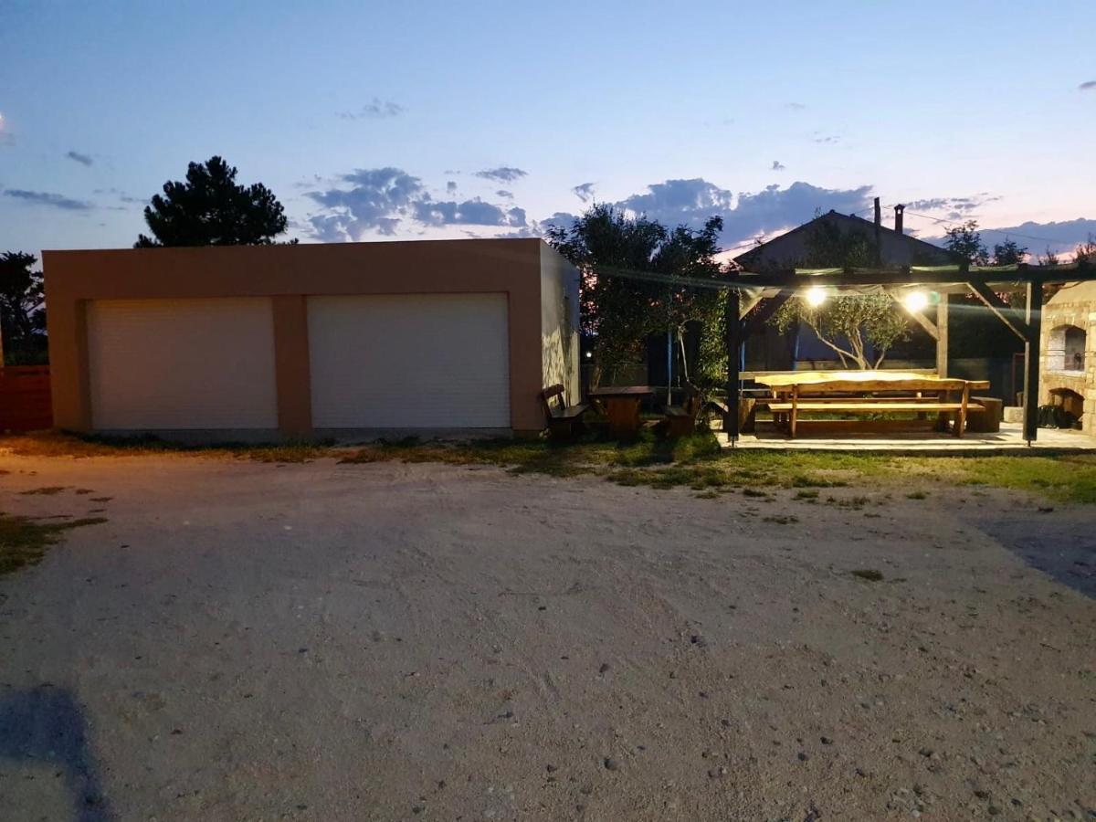 Apartman Petar Ražanac Extérieur photo